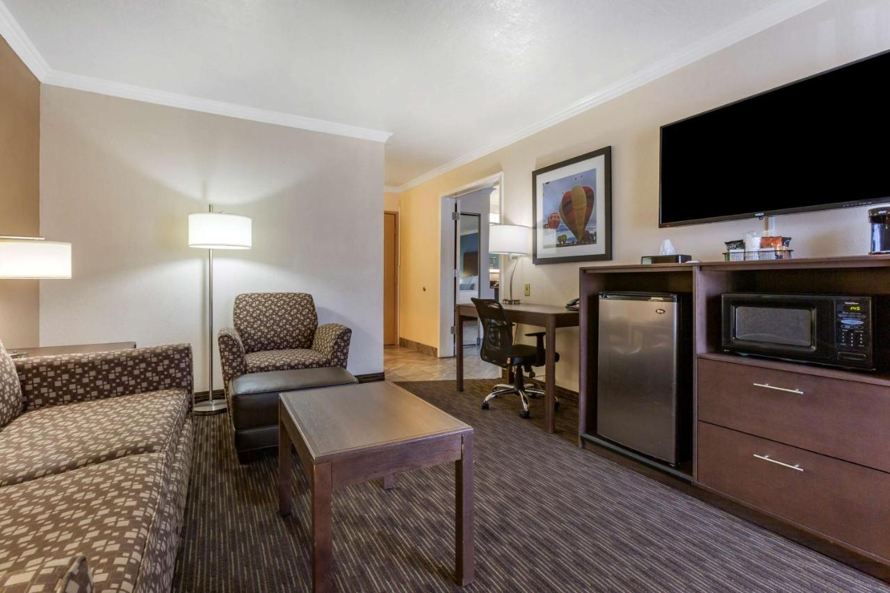 Best Western Airport Albuquerque Innsuites Hotel & Suites Zewnętrze zdjęcie