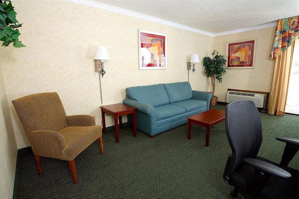 Best Western Airport Albuquerque Innsuites Hotel & Suites Zewnętrze zdjęcie