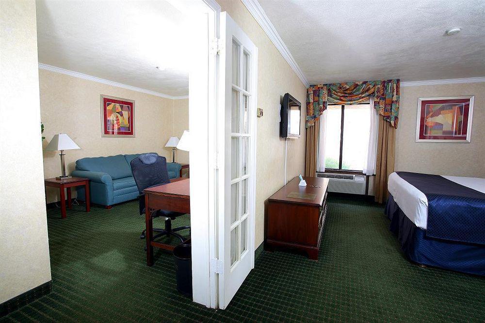 Best Western Airport Albuquerque Innsuites Hotel & Suites Zewnętrze zdjęcie